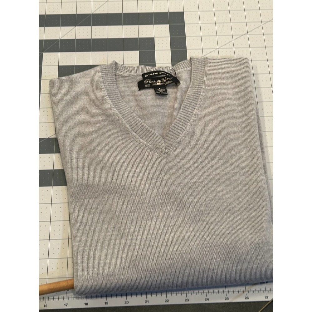 Pronto Uomo extra fine merino wool men's v-neck gray sweater
